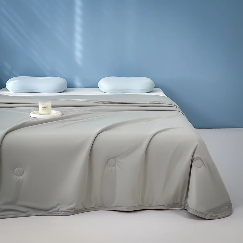 Newest Summer Quilt Soild Color Lightweight Comforter Soft Ice Silk Cooling Blanket with Double Side Arc-Chill Cold Tech Fabric